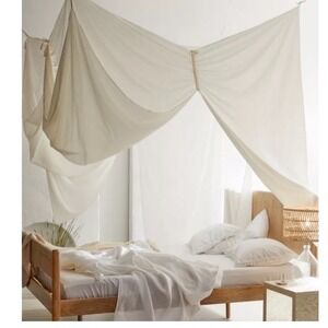 Urban Outfitters Tessie Canopy NWOT Boho Sheer Bed Off White Draped Drape